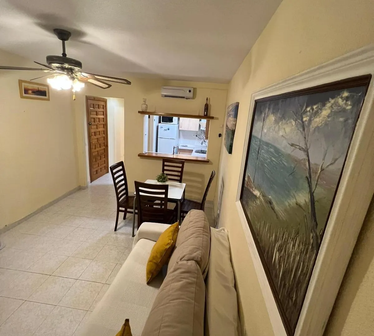 Apartamentos Playa Bajondillo Torremolinos İspanya